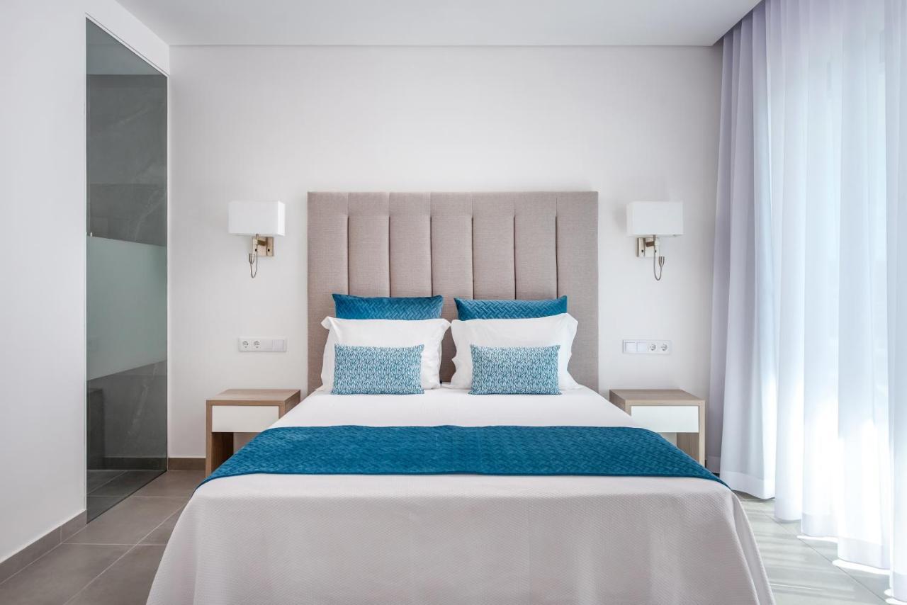 Suite Lit Queen-Size - Vue sur Piscine